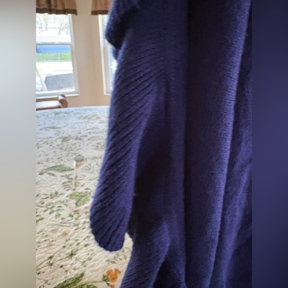 Polyester Knit Shawl - Picture 2 of 4